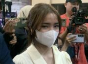 Fuji Jadi Korban Dugaan Penggelapan, Datangi Polres Jakarta Selatan