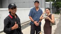 Heboh Foto Ariel Tatum Jajan Cuanki Pinggir Jalan, Daffa Wardhana Setia Menemani