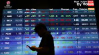 IHSG Ditutup Merah, Masih Terbebani Eskalasi Perang Israel-Iran