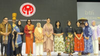 Potret Menawan Kahiyang Ayu di Penutupan IFW 2025, Elegan dengan Tenun Samosir Bergaya Kimono