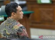 Bupati Cilacap Didakwa Peras Anak Buah untuk THR Lebaran
