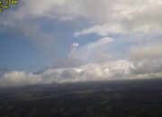 Gunung Semeru Erupsi 7 Kali Hari Ini, Tinggi Letusan Tercatat hingga 1 Km
