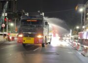 Abu Vulkanik Anak Krakatau Hingga Jakarta, Brimob Semprot Jalan dari Bundaran HI Sampai Bekasi