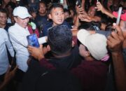 Warga Korban Gempa Hingga Kepala Adat Temui Jokowi yang Tiba Malam Hari di Pulau Palue NTT