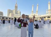 Usia Baru 1 dan 4 Tahun, Kisah Dua Bocah Berangkat Umrah Curi Perhatian
