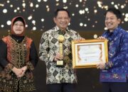 Optimalkan Statistik sebagai Kompas Pembangunan Daerah, Kemendagri Raih Penghargaan dari BPS